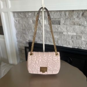 Michael Kors Model: Vivianne Quilted Roses Crossbody with Gold Chain